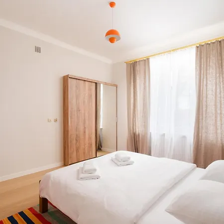 Metro Mlynow Colourful By Bookinghost