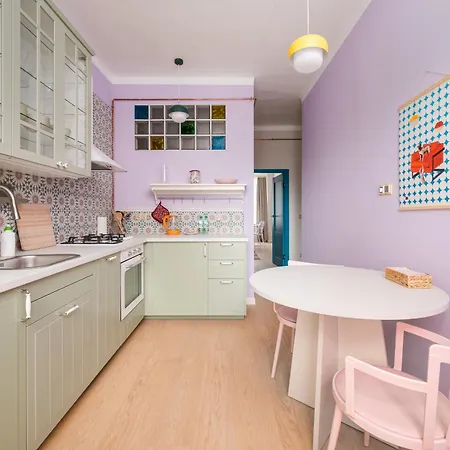 Metro Mlynow Colourful By Bookinghost Βαρσοβία