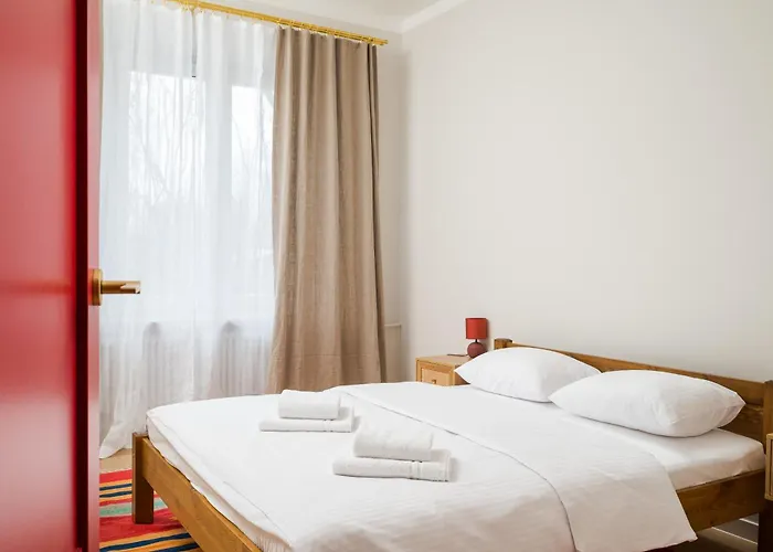 Metro Mlynow Colourful By Bookinghost * Varšava