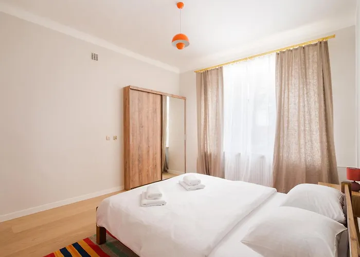 Metro Mlynow Colourful By Bookinghost