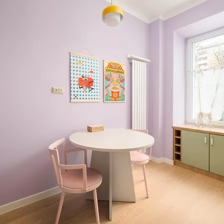 Metro Mlynow Colourful By Bookinghost وارسو